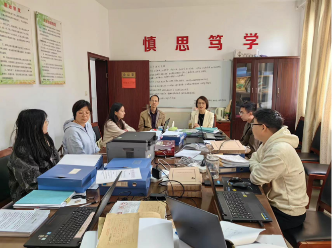 黄山市审计局党组书记、局长汪晓英到黟县审计局调研指导工作